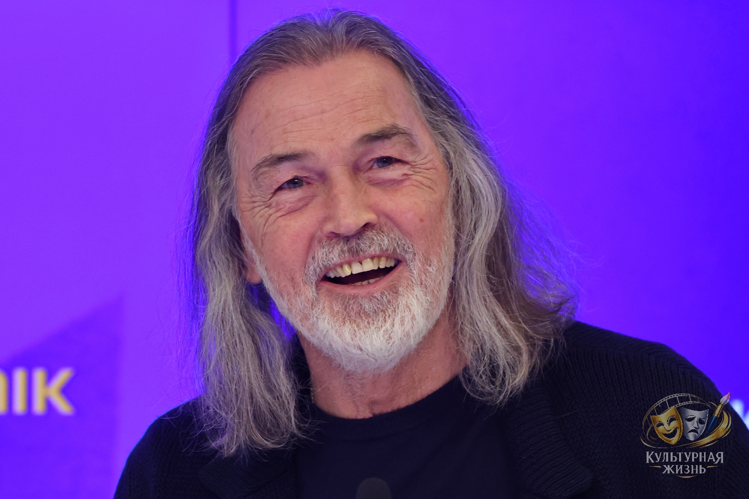 Никас Сафронов: «Если тебе плюют в спину, значит, ты ещё впереди»